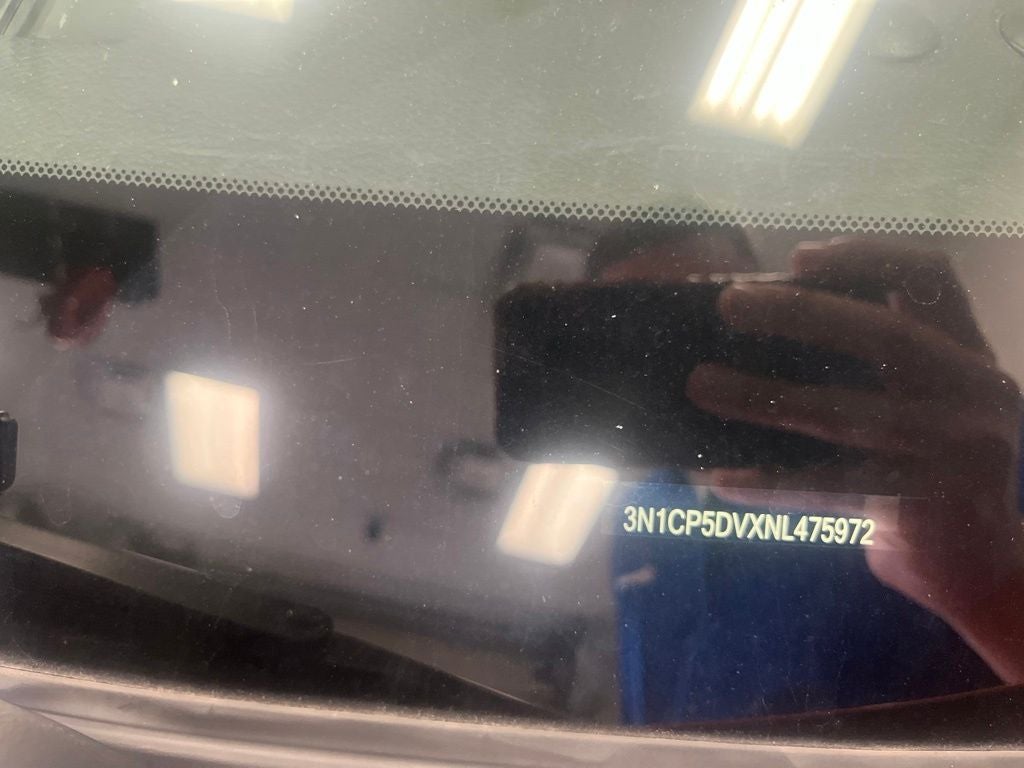 2022 Nissan Kicks SR