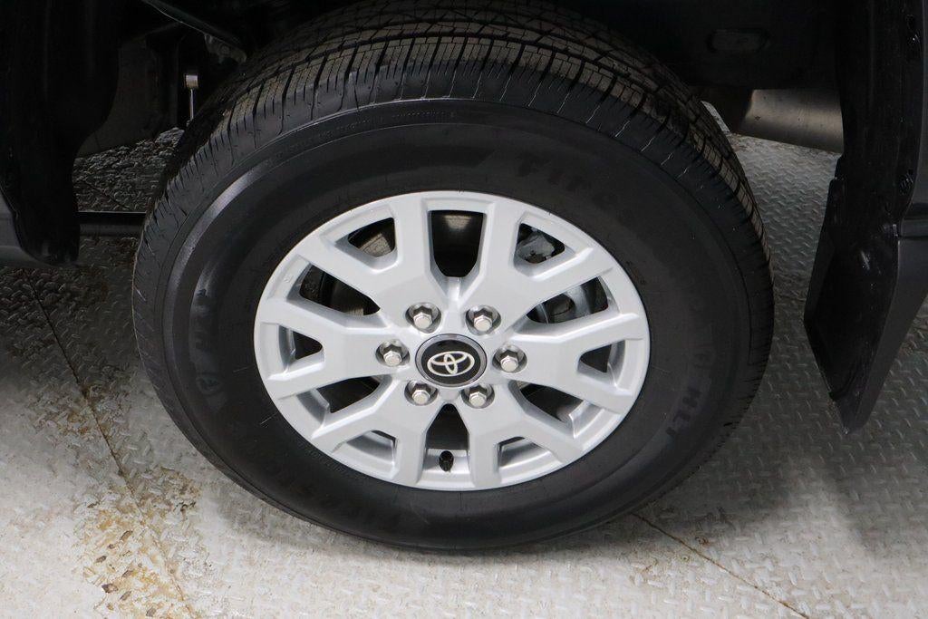 2025 Toyota Tacoma 4WD SR5