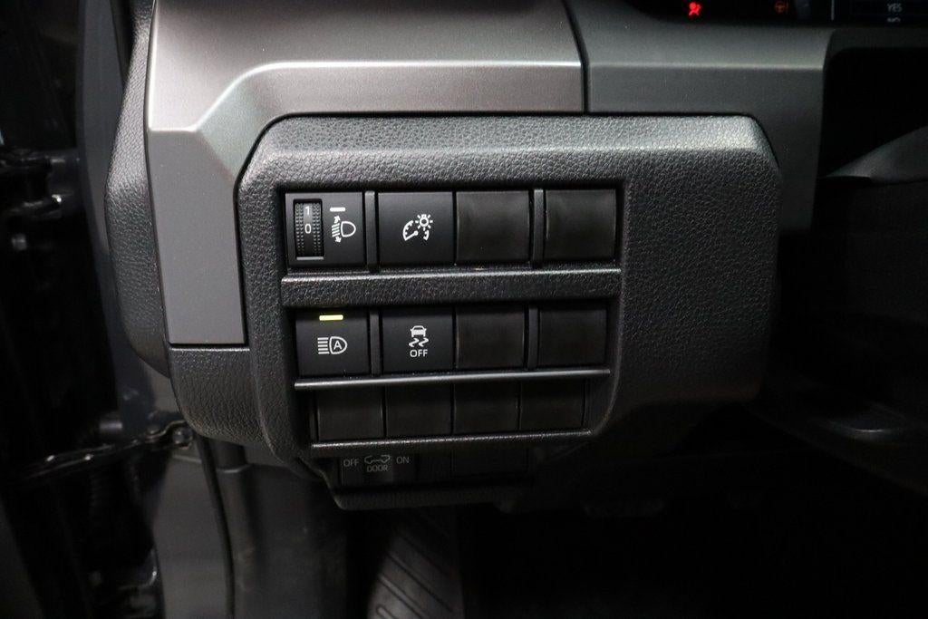 2025 Toyota Tacoma 4WD SR5