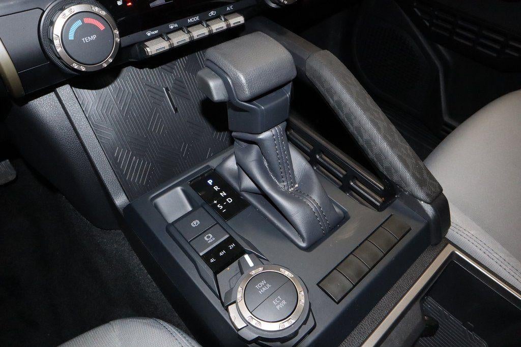 2025 Toyota Tacoma 4WD SR5