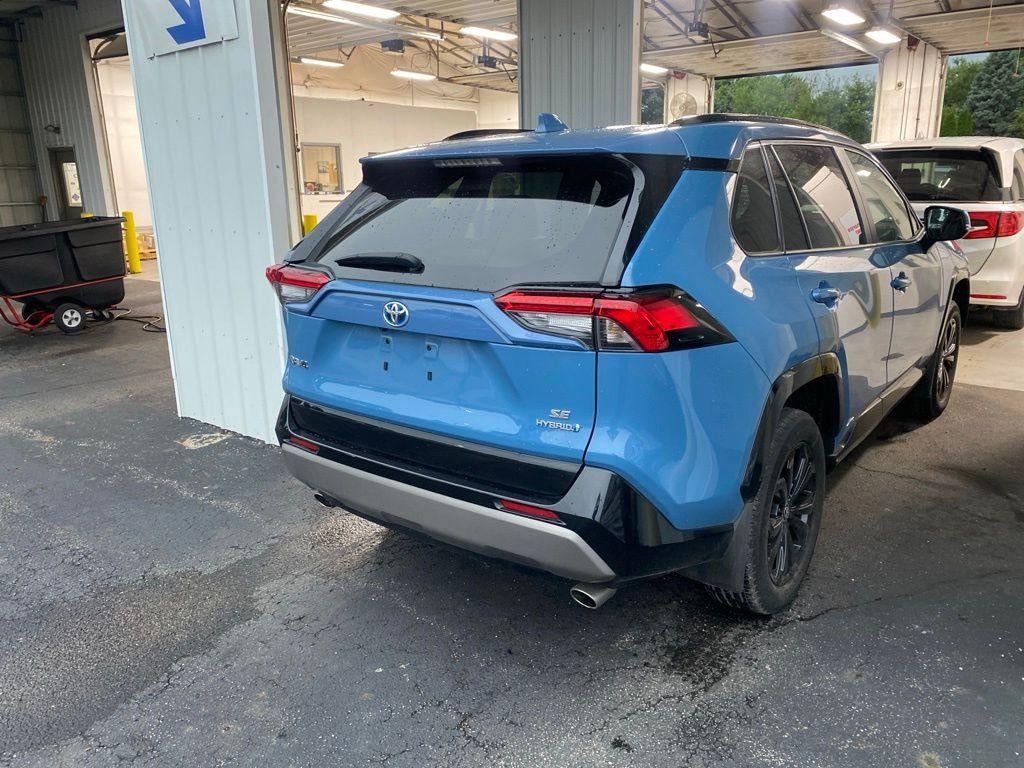 2023 Toyota RAV4 SE