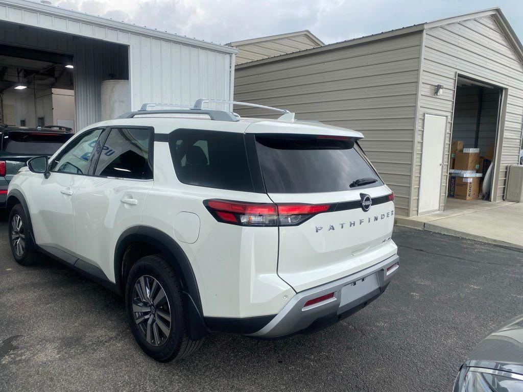2024 Nissan Pathfinder SL