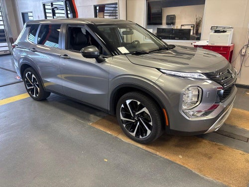 2022 Mitsubishi Outlander SE