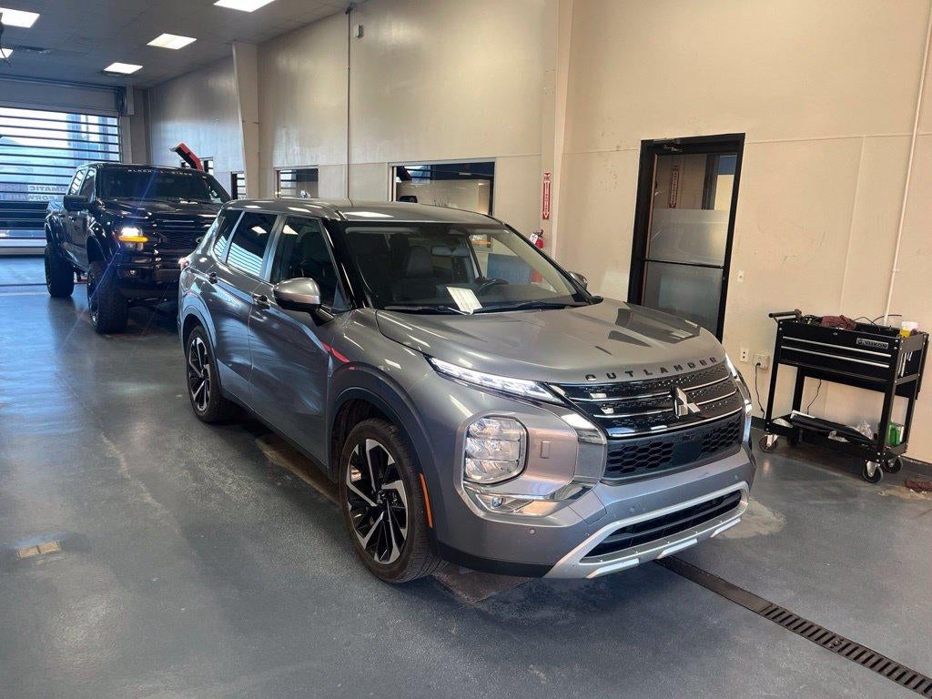 2022 Mitsubishi Outlander SE