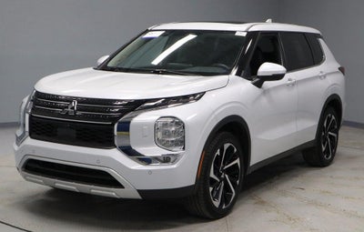 2023 Mitsubishi Outlander SE