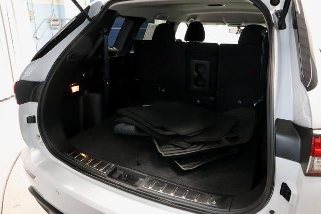 2024 Mitsubishi Outlander ES