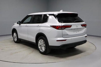 2024 Mitsubishi Outlander ES