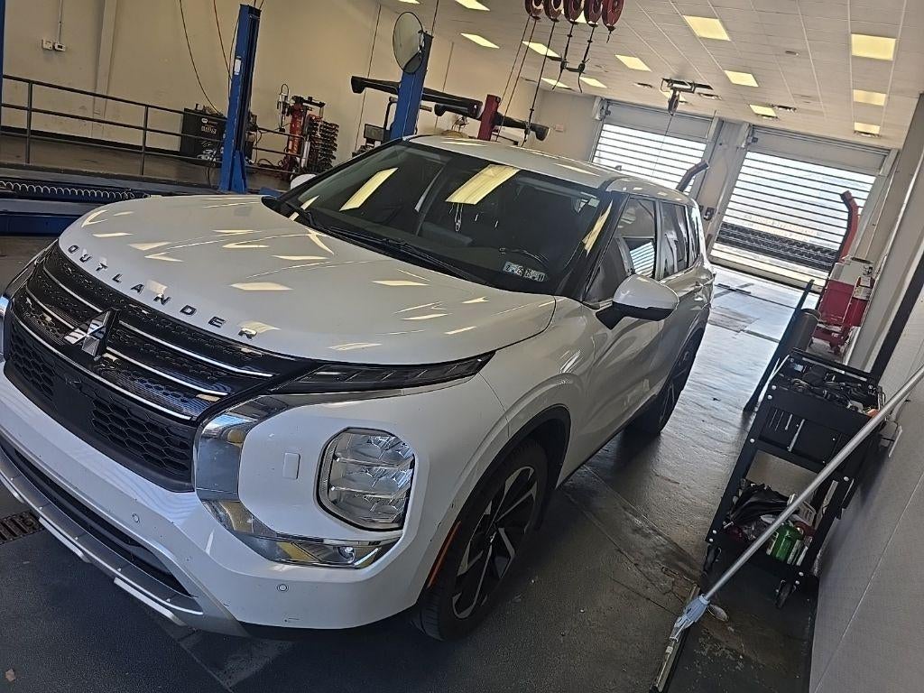 2022 Mitsubishi Outlander SE