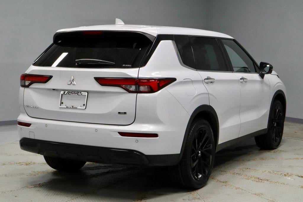 2023 Mitsubishi Outlander SE Black Edition