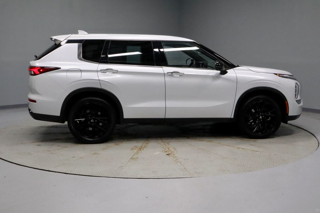 2023 Mitsubishi Outlander SE Black Edition