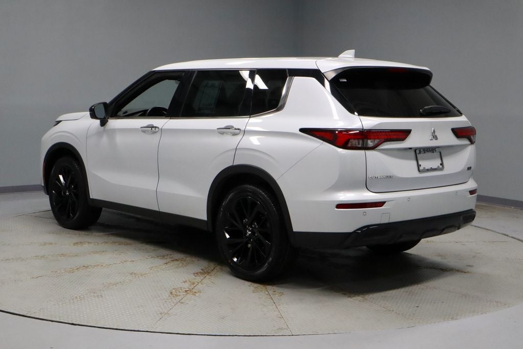 2023 Mitsubishi Outlander SE Black Edition