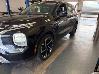 2023 Mitsubishi Outlander PHEV Base