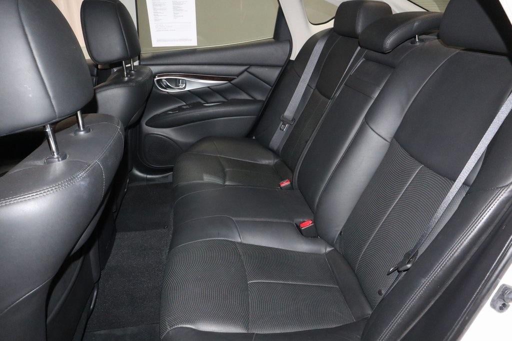 2017 INFINITI Q70 3.7X