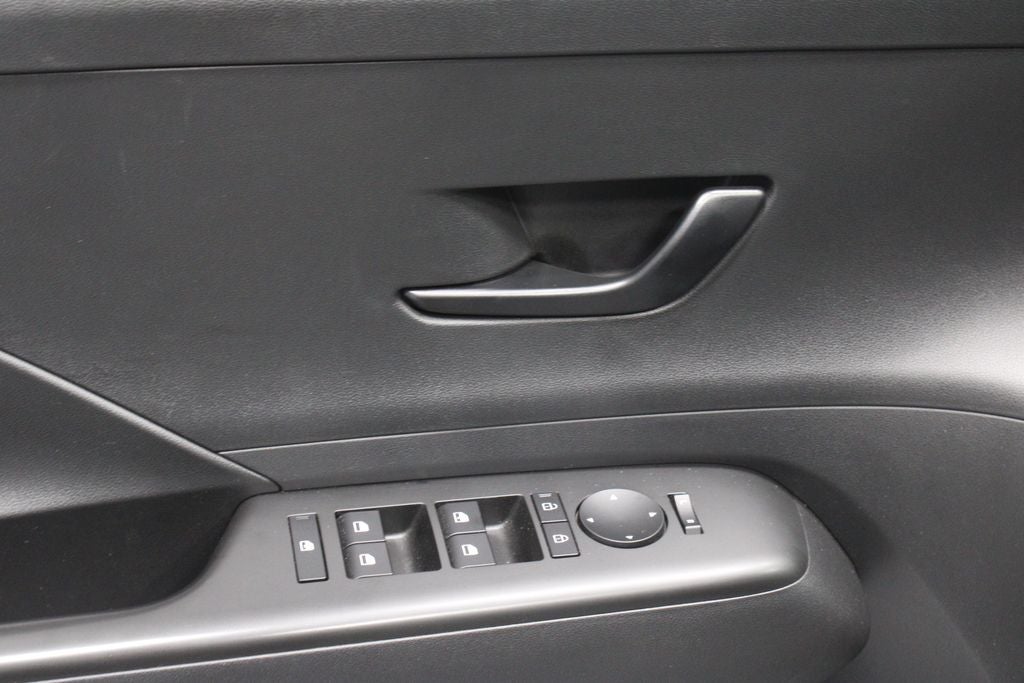 2024 Hyundai KONA SE