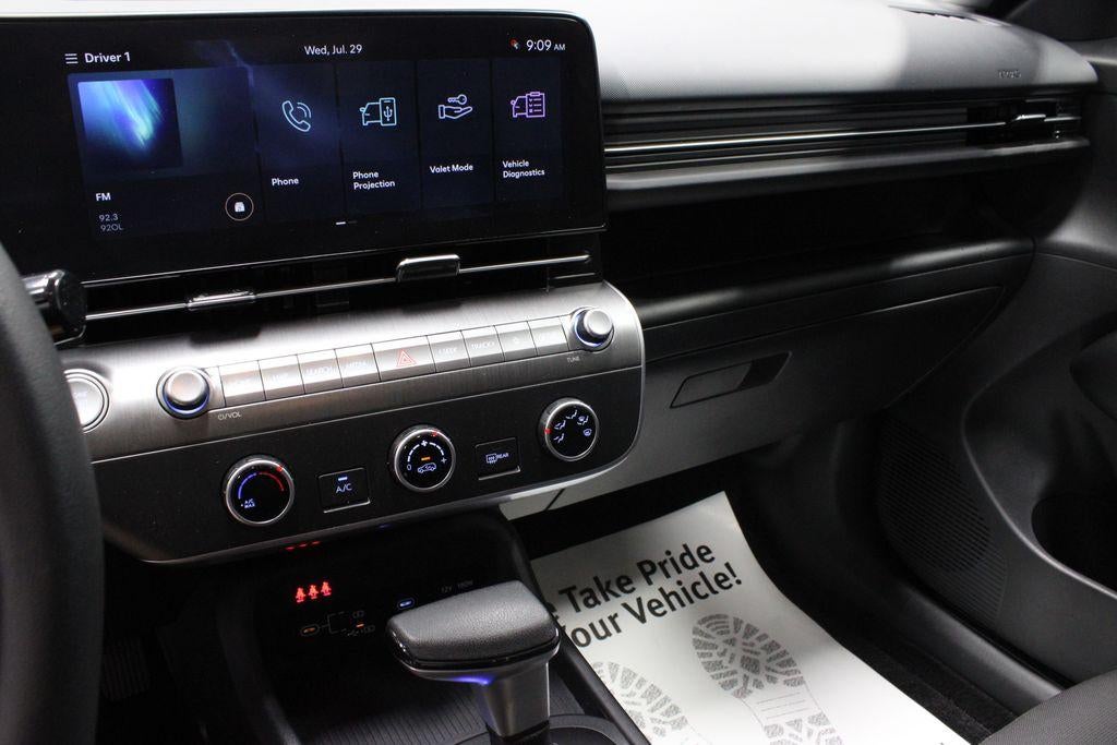 2024 Hyundai KONA SE