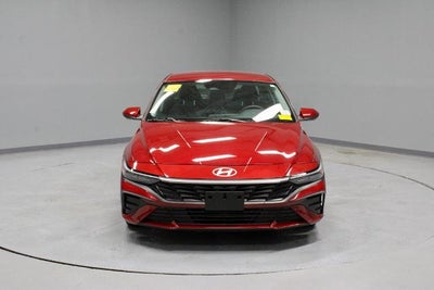 2024 Hyundai ELANTRA SE