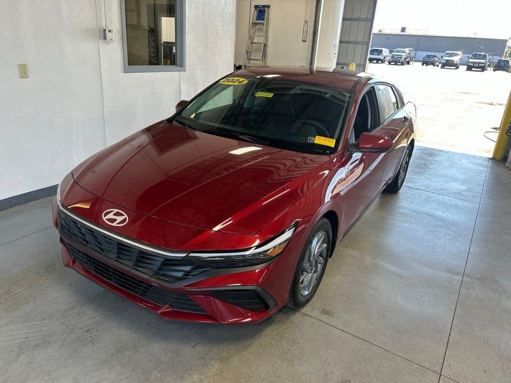 2024 Hyundai ELANTRA SEL