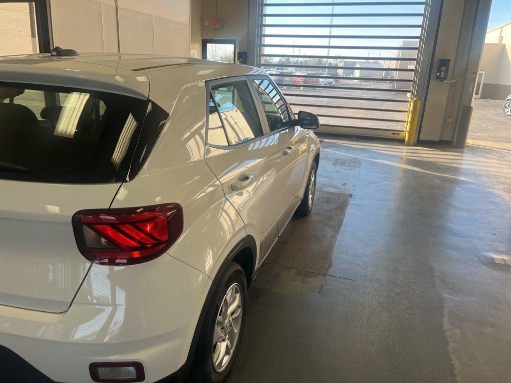 2023 Hyundai VENUE SE