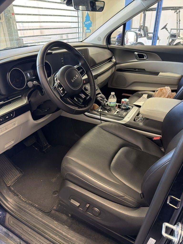 2024 Kia Carnival LX Seat Package