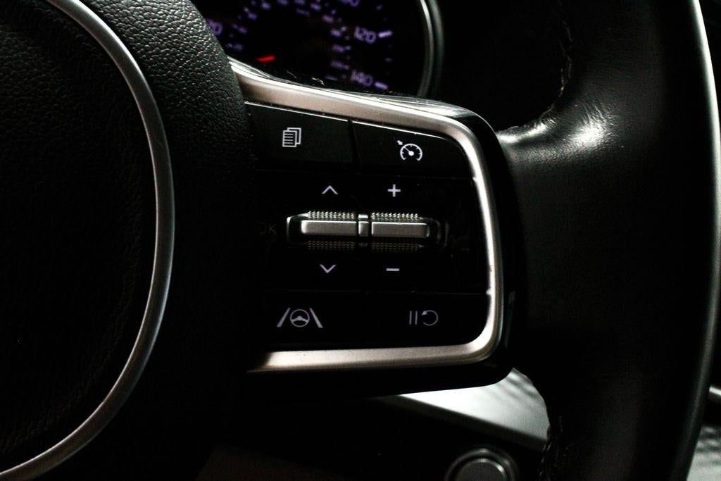 2023 Kia Carnival LX