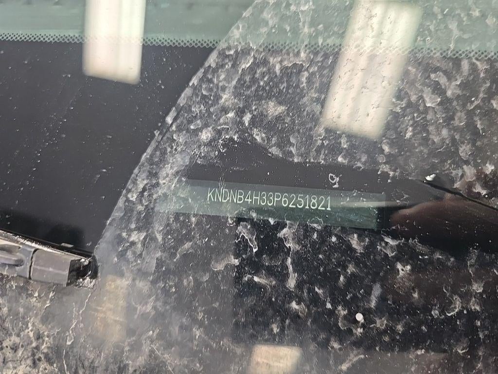 2023 Kia Carnival LX