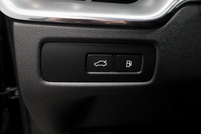 2024 Volvo XC60 Recharge Plug-In Hybrid T8 Plus Dark Theme