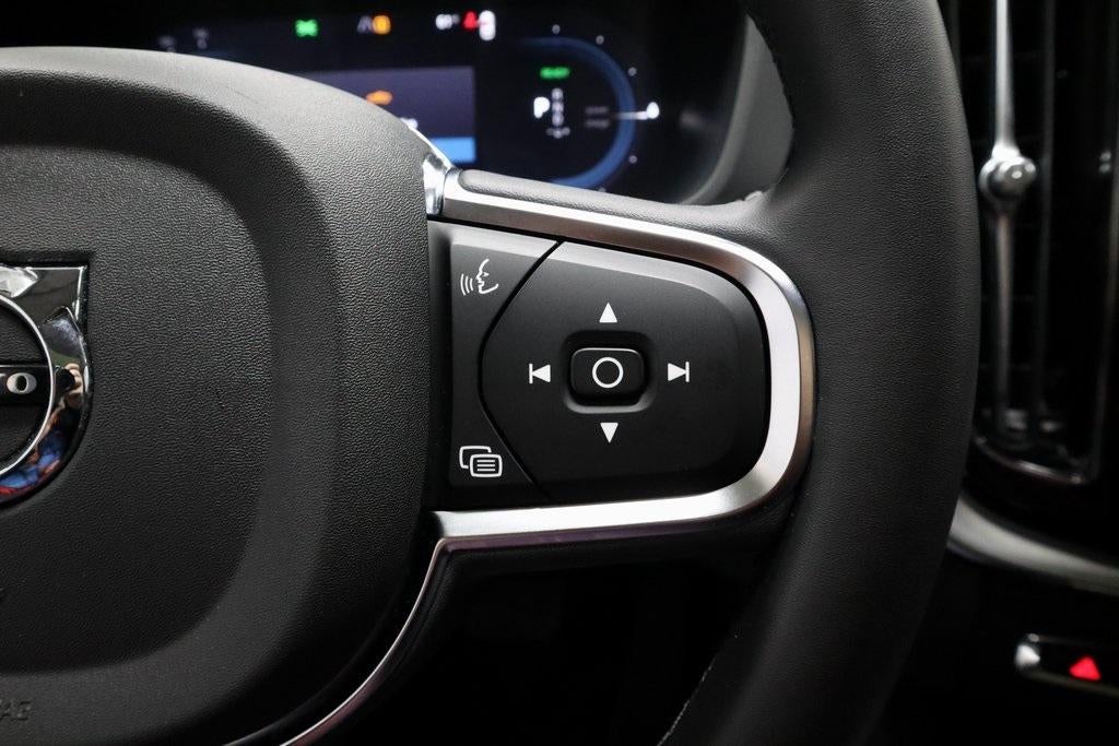 2024 Volvo XC60 Recharge Plug-In Hybrid T8 Plus Dark Theme