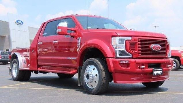 2020 Ford F-450 Crew Cab DRW 4x4 pickup truck, showcasing its exterior design and features in a clear view.