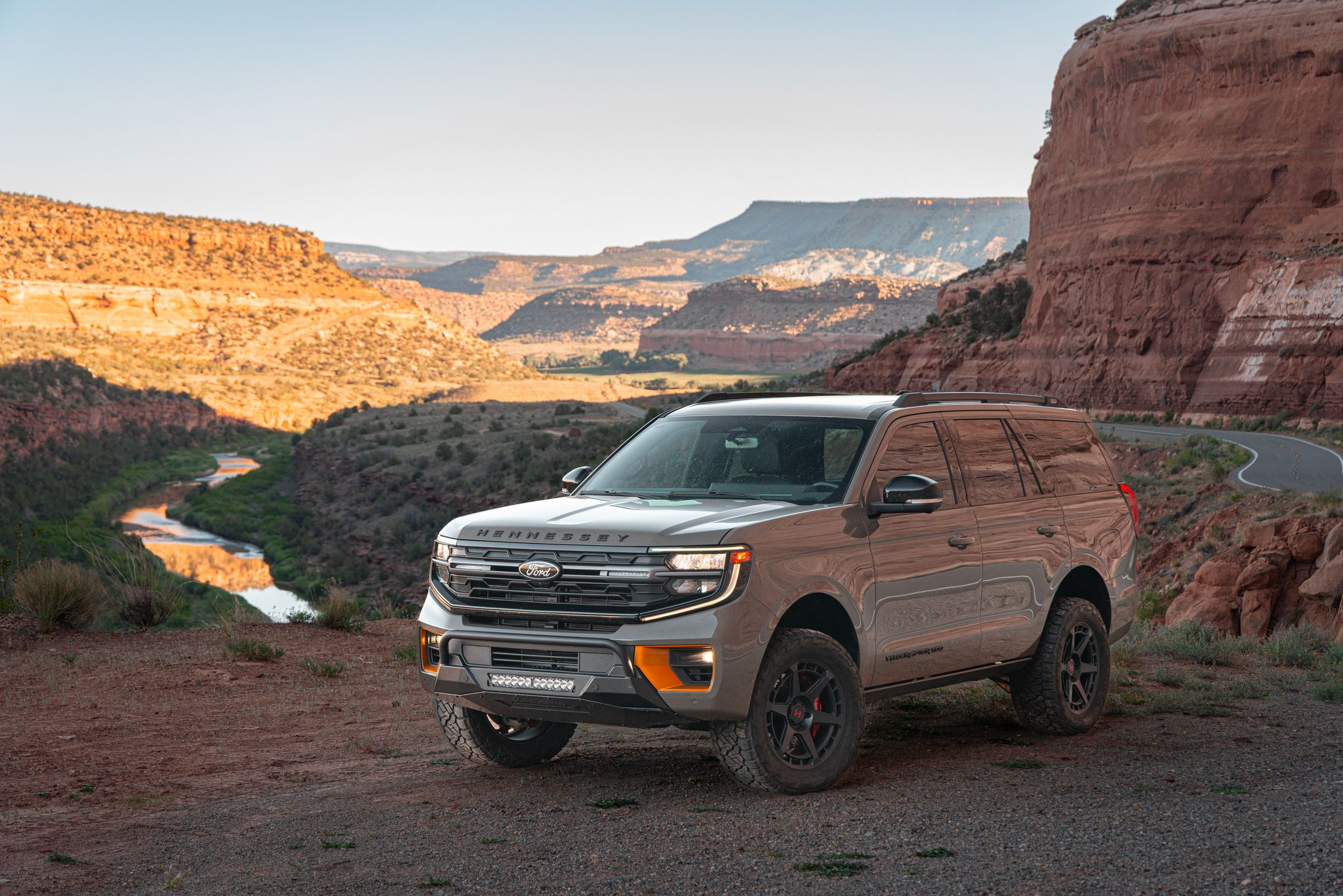 Ford Henmnessey Velociraptor